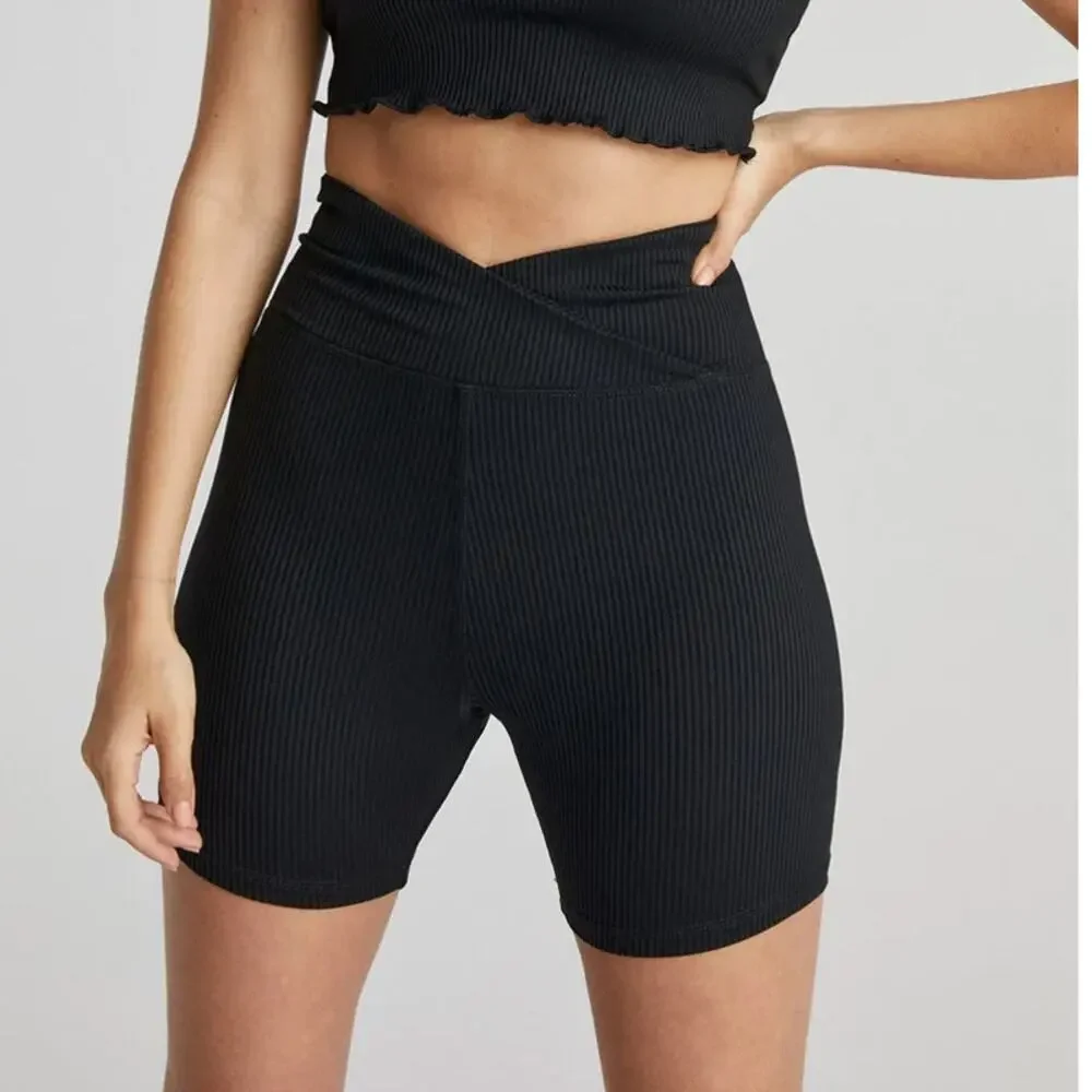 STRUT-THIS Black Bike Short XS Rib V Cut Compression Slimming Amelia Revolve NEW - Picture 10 of 10